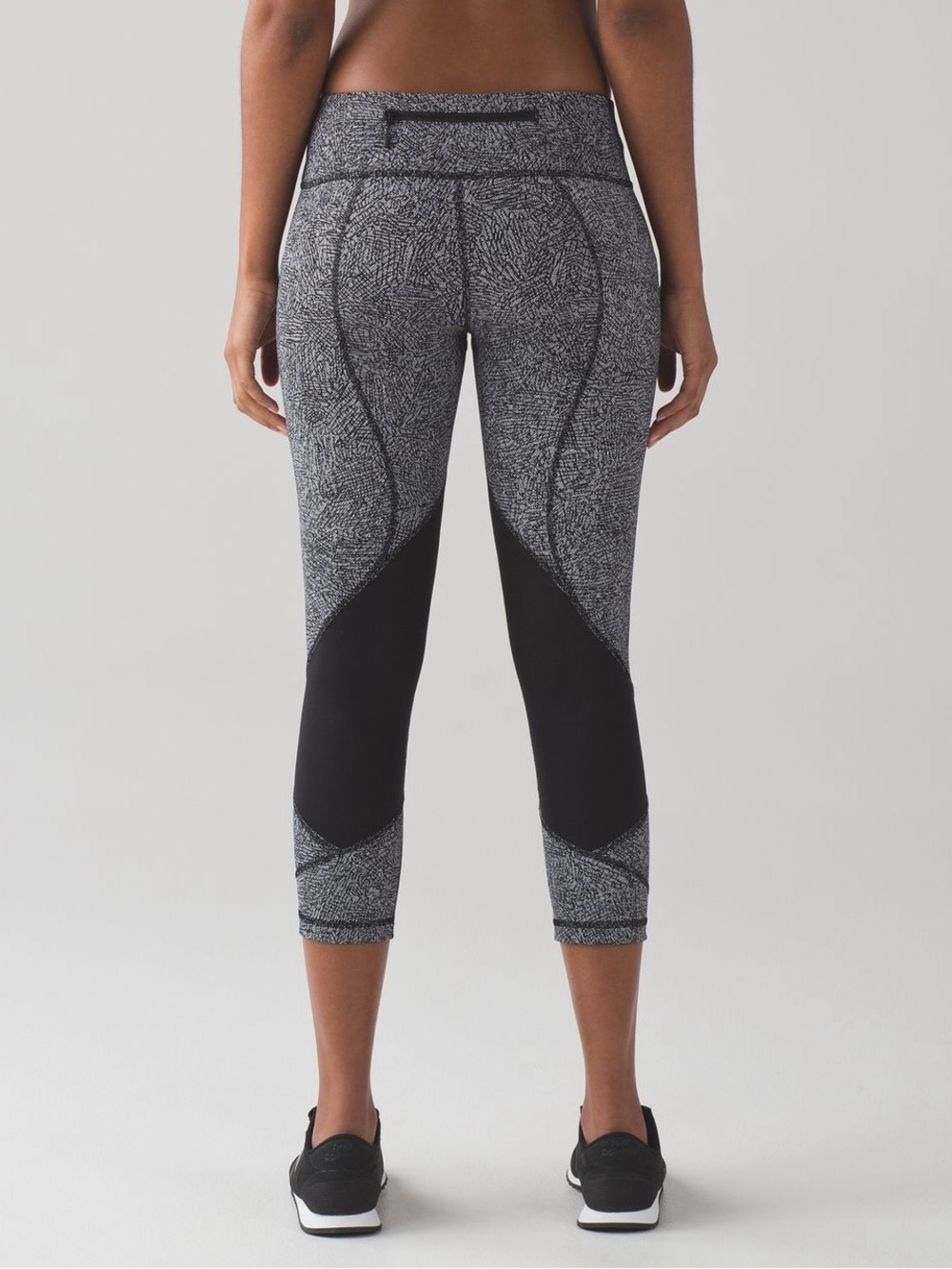 Vintage Lululemon Pace Rival Crop 19" Leggings, Line Up White Black / Black – 4